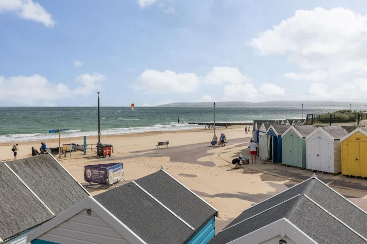 Middle Chine Villa Bournemouth Bagian luar foto