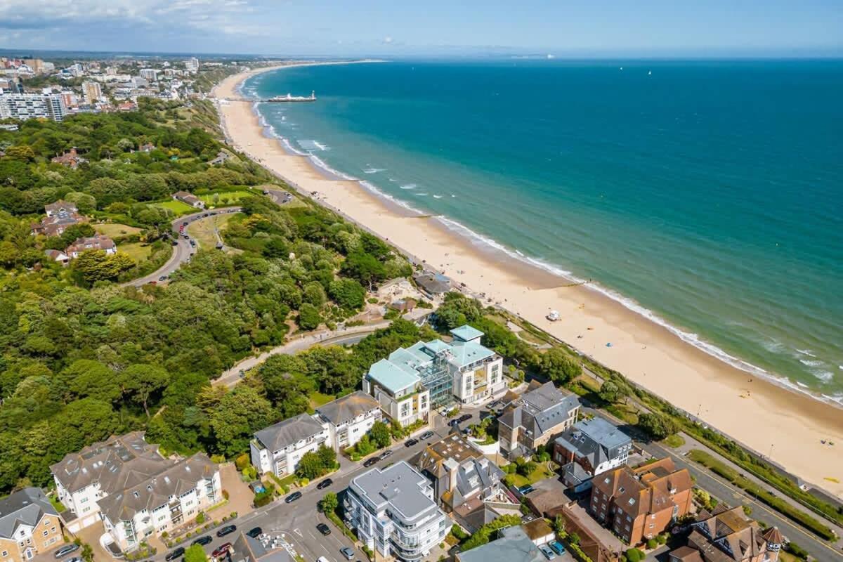 Middle Chine Villa Bournemouth Bagian luar foto