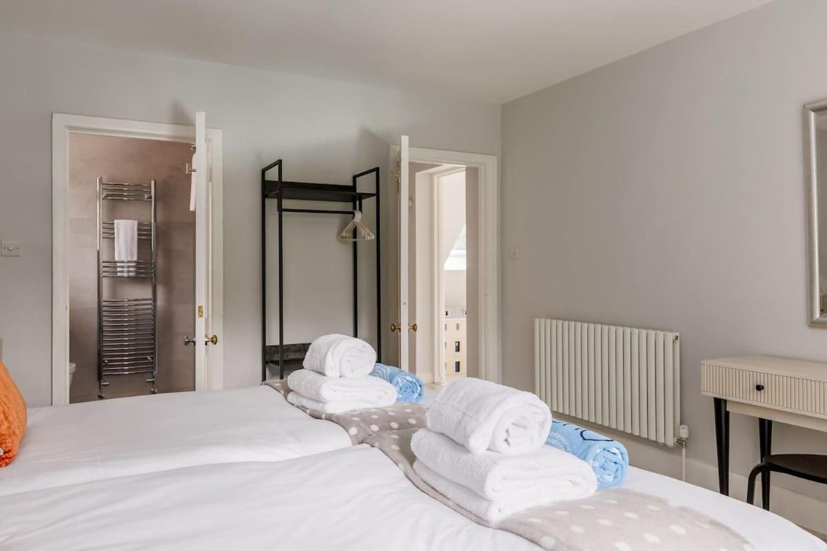 Middle Chine Villa Bournemouth Bagian luar foto