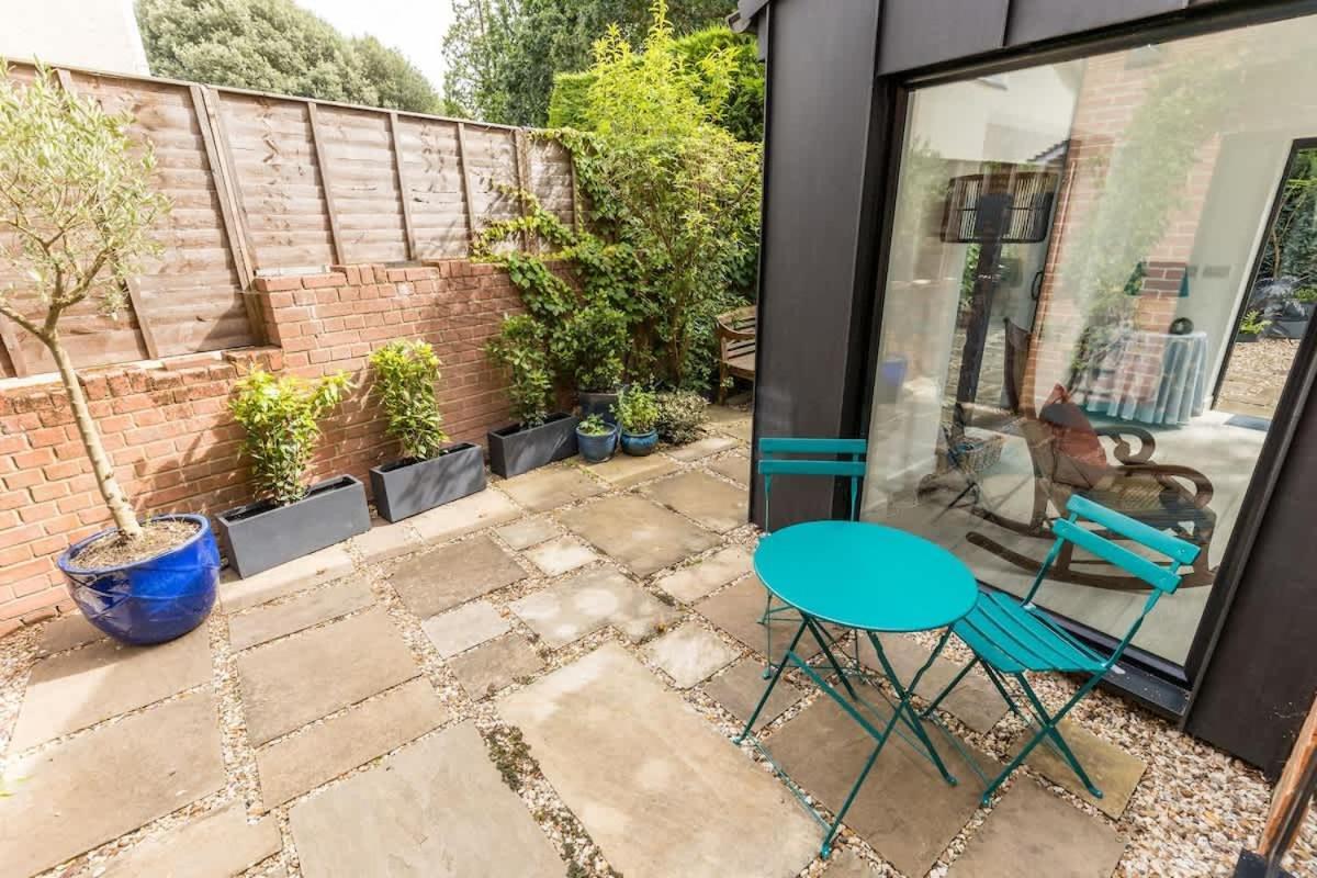 Middle Chine Villa Bournemouth Bagian luar foto
