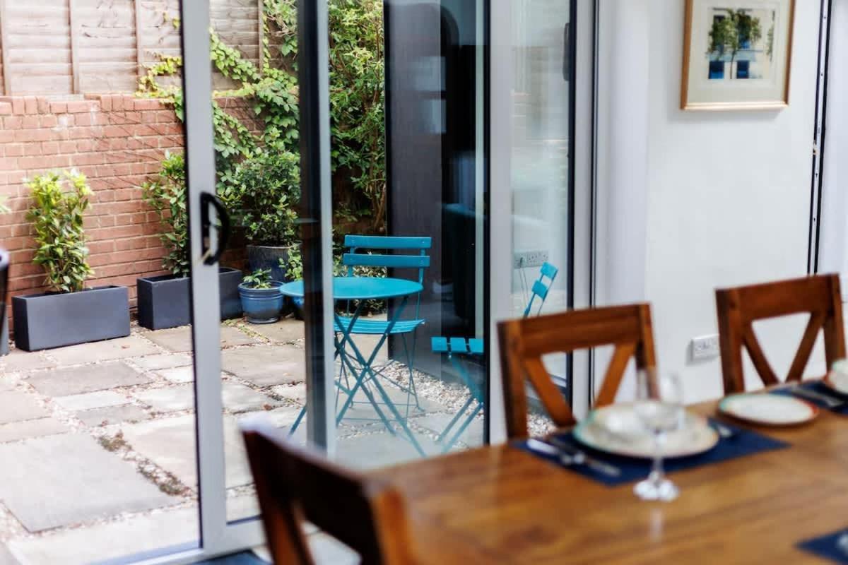 Middle Chine Villa Bournemouth Bagian luar foto