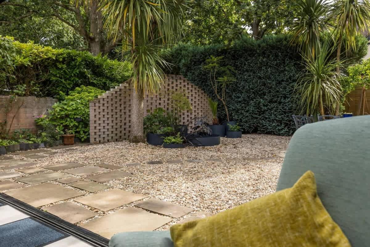 Middle Chine Villa Bournemouth Bagian luar foto