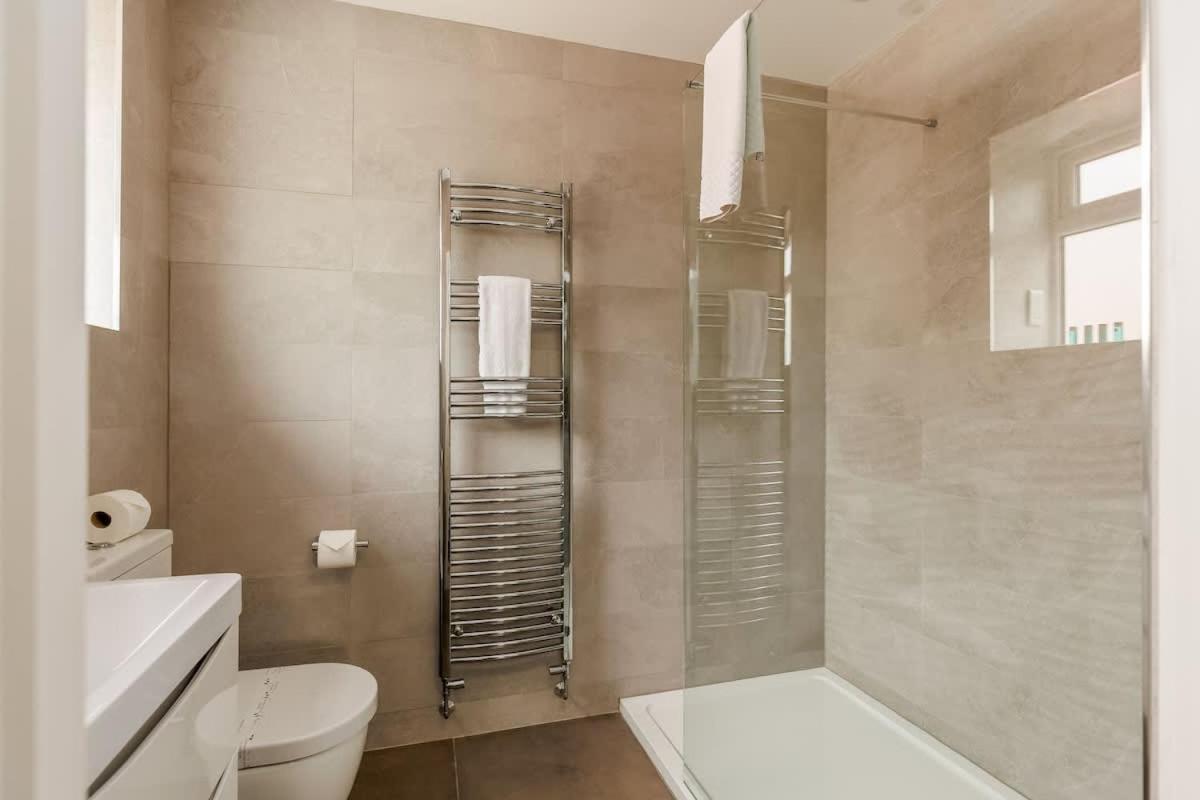 Middle Chine Villa Bournemouth Bagian luar foto