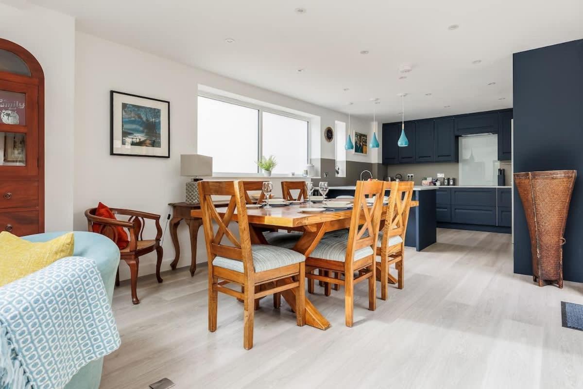 Middle Chine Villa Bournemouth Bagian luar foto